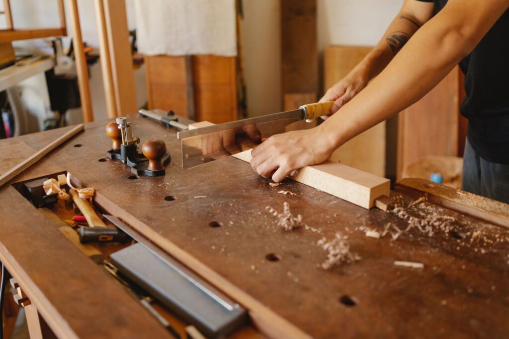 Small wood shop Station