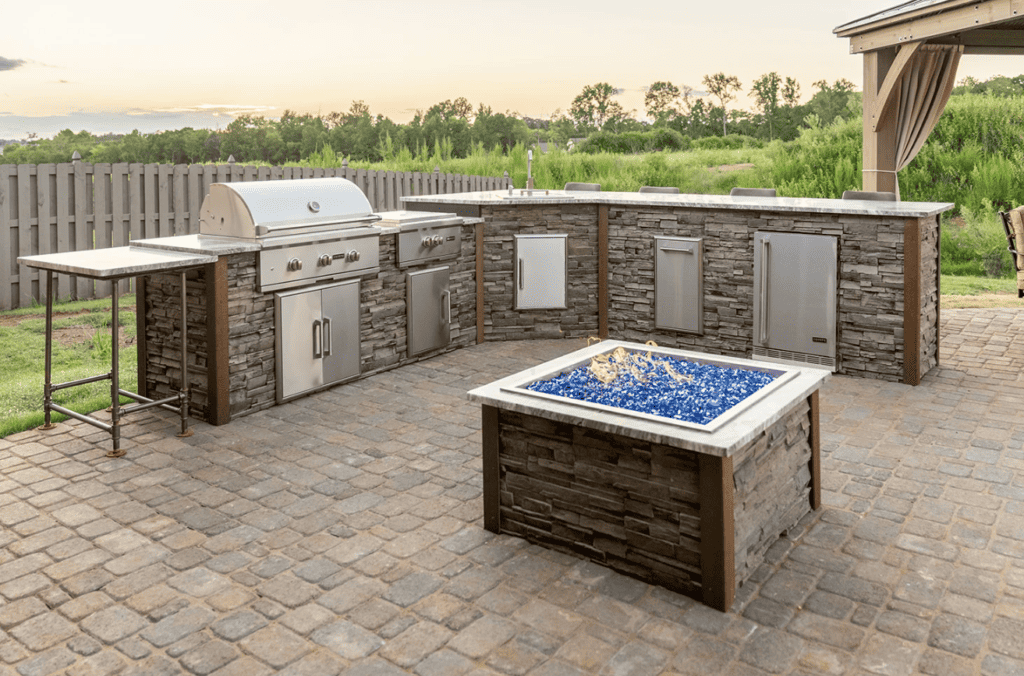 Outdoor Kitchen